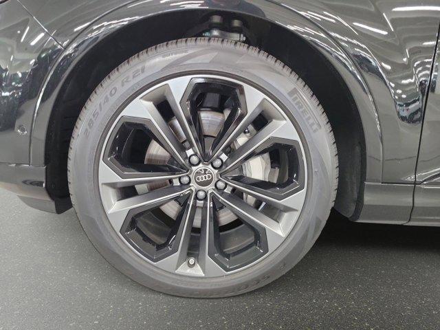 new 2025 Audi Q7 car, priced at $77,450