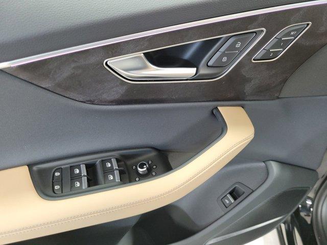 new 2025 Audi Q7 car, priced at $77,450