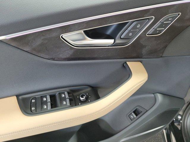 new 2025 Audi Q7 car, priced at $77,450