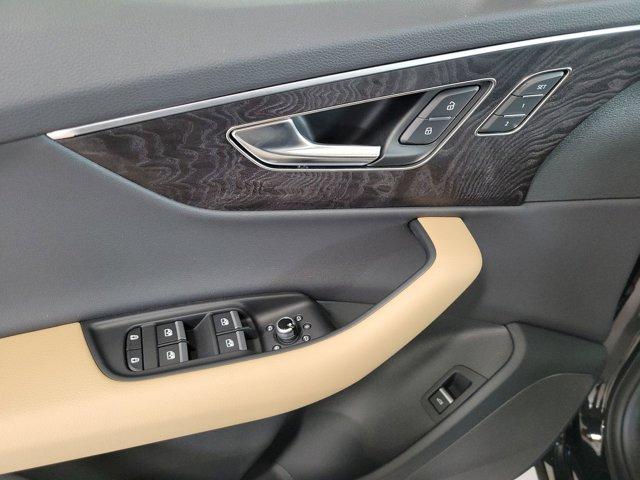 new 2025 Audi Q7 car, priced at $65,455