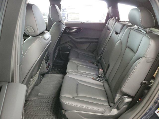 new 2025 Audi Q7 car, priced at $77,975