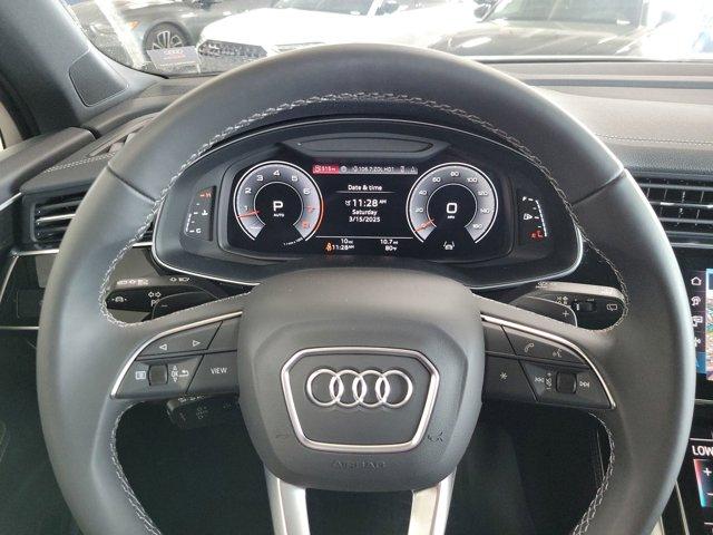 new 2025 Audi Q7 car, priced at $77,975