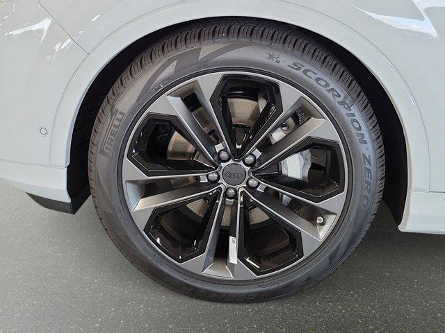 new 2026 Audi Q7 car, priced at $78,140