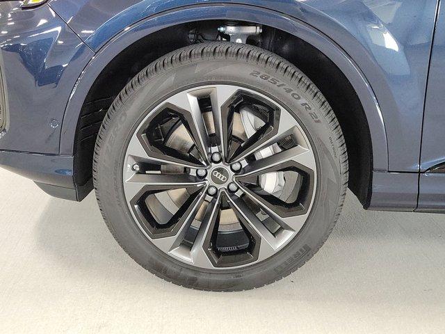 new 2025 Audi Q7 car, priced at $77,750