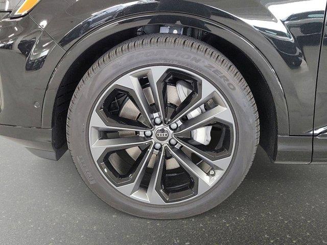 new 2025 Audi Q7 car, priced at $89,875