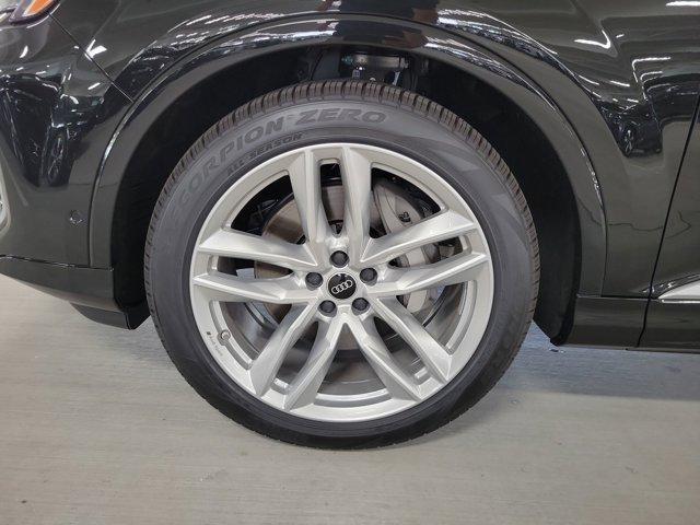 new 2025 Audi Q7 car, priced at $76,205