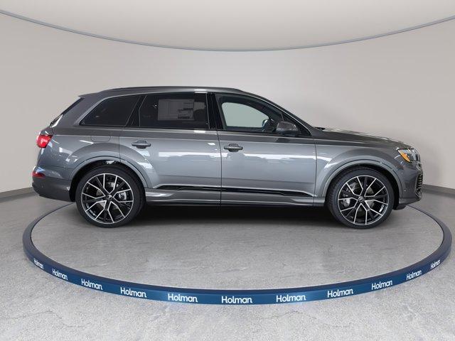new 2025 Audi Q7 car, priced at $78,055
