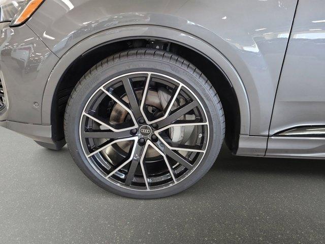 new 2025 Audi Q7 car, priced at $78,055