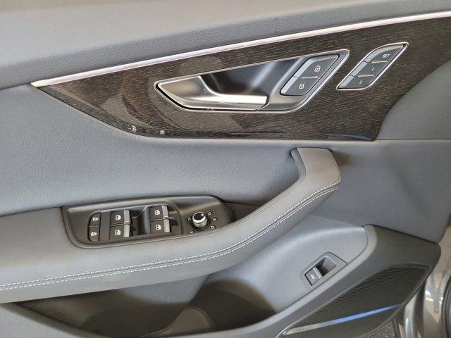 new 2025 Audi Q7 car, priced at $78,055