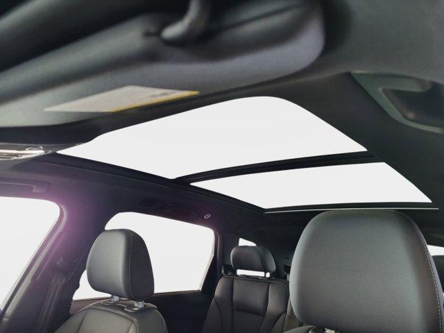 new 2025 Audi Q7 car, priced at $78,055