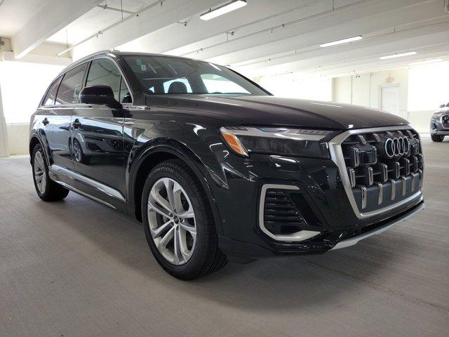 new 2025 Audi Q7 car, priced at $81,700