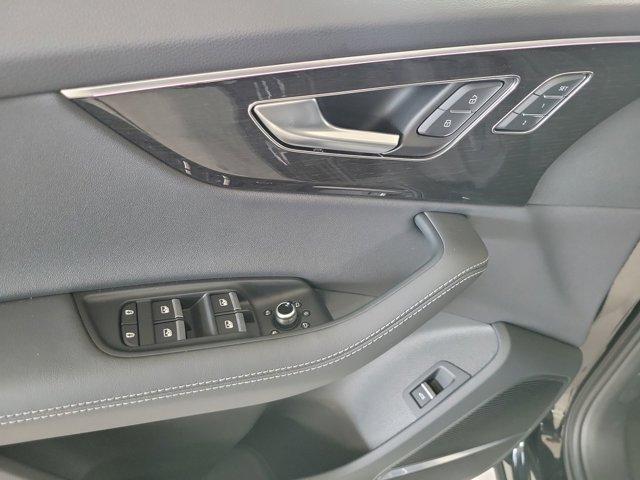 new 2026 Audi Q7 car, priced at $78,295