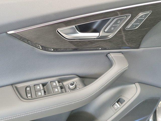 new 2025 Audi Q7 car, priced at $77,750