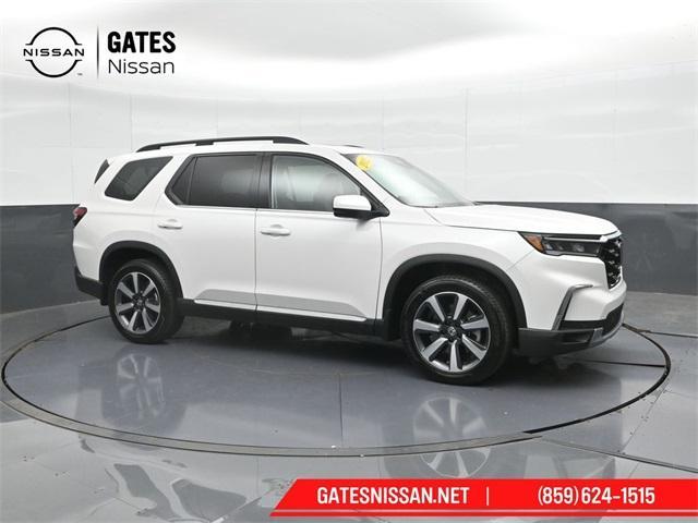 used 2025 Honda Pilot car, priced at $45,990