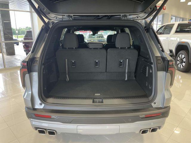 new 2026 Chevrolet Traverse car, priced at $41,819