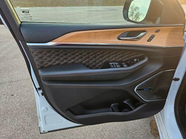 used 2024 Jeep Grand Cherokee car, priced at $42,500