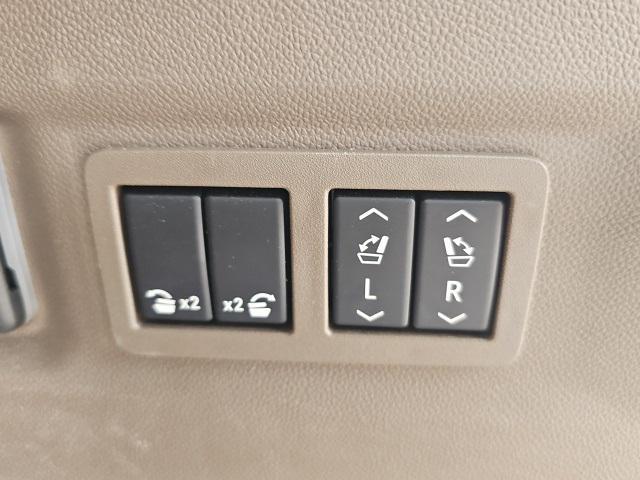 used 2023 GMC Yukon XL car, priced at $65,689