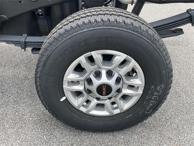 new 2025 GMC Sierra 2500 car, priced at $44,359
