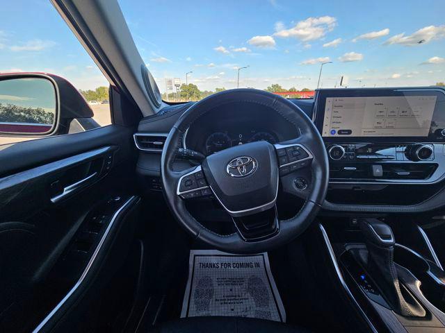 used 2023 Toyota Highlander car, priced at $34,990