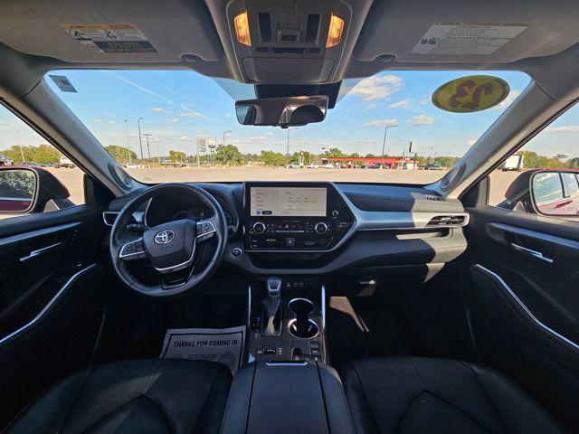 used 2023 Toyota Highlander car, priced at $34,990