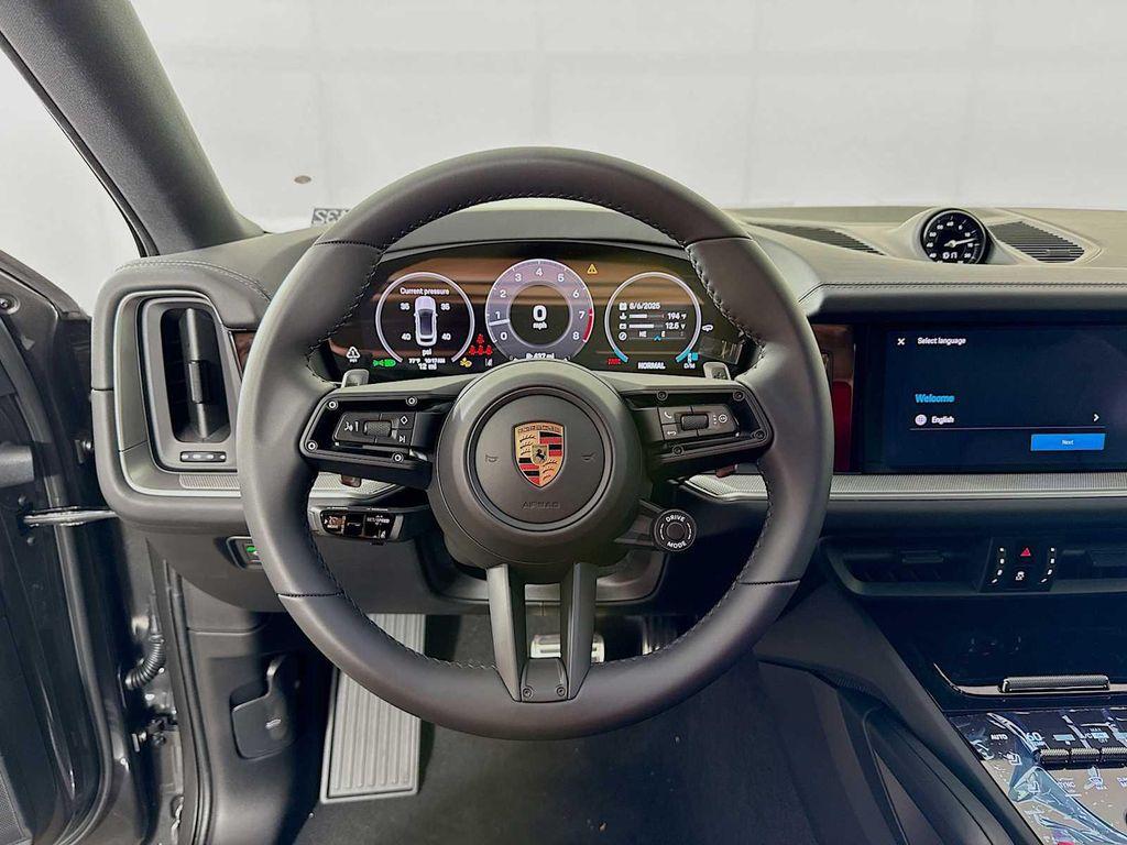 new 2025 Porsche Cayenne car, priced at $136,005