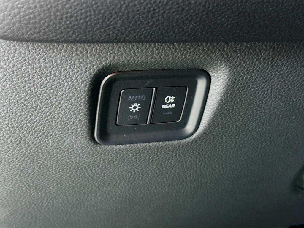 new 2025 Porsche Cayenne car, priced at $95,555