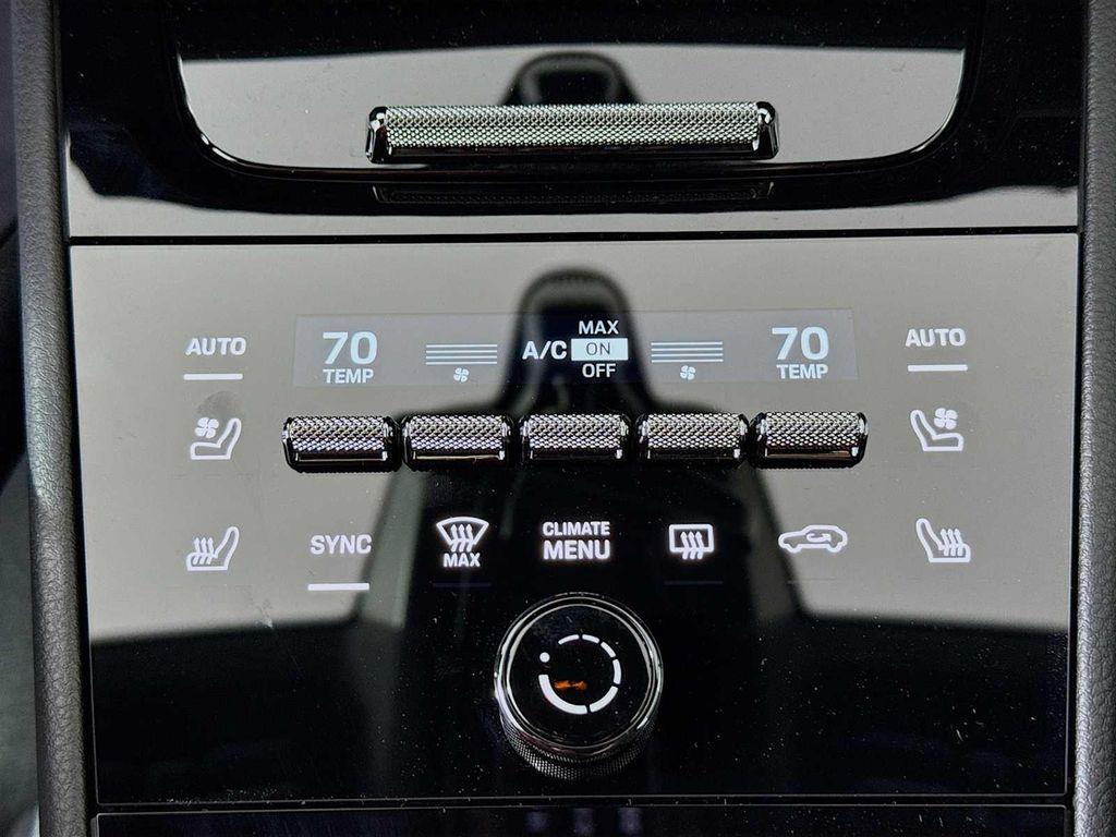 new 2025 Porsche Cayenne car, priced at $95,555