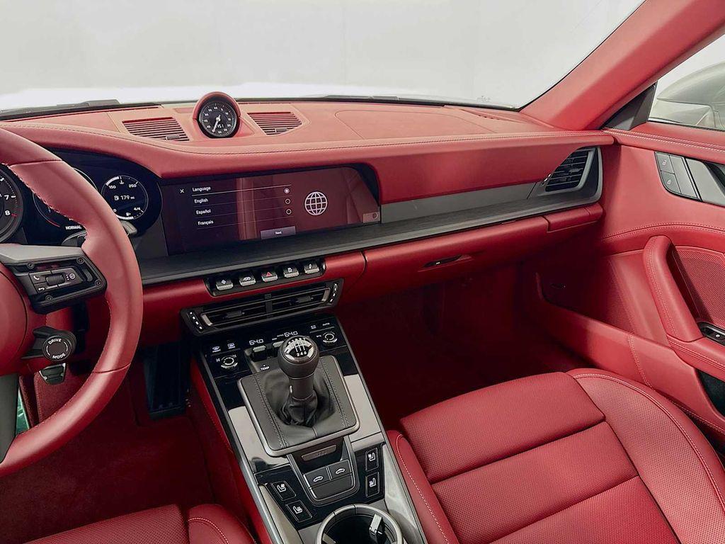 new 2024 Porsche 911 car