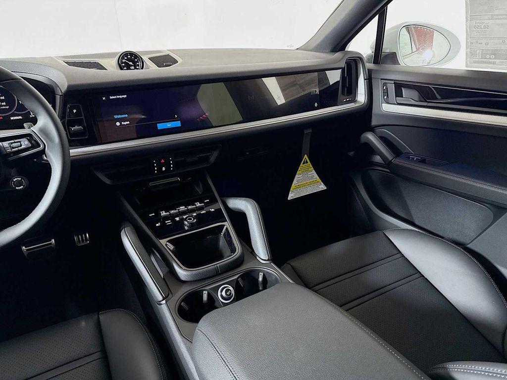 new 2025 Porsche Cayenne car, priced at $122,435