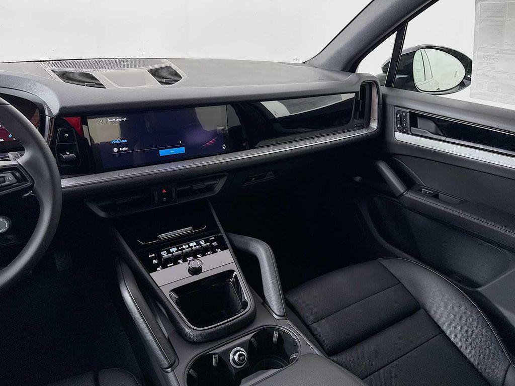 new 2025 Porsche Cayenne car, priced at $99,735