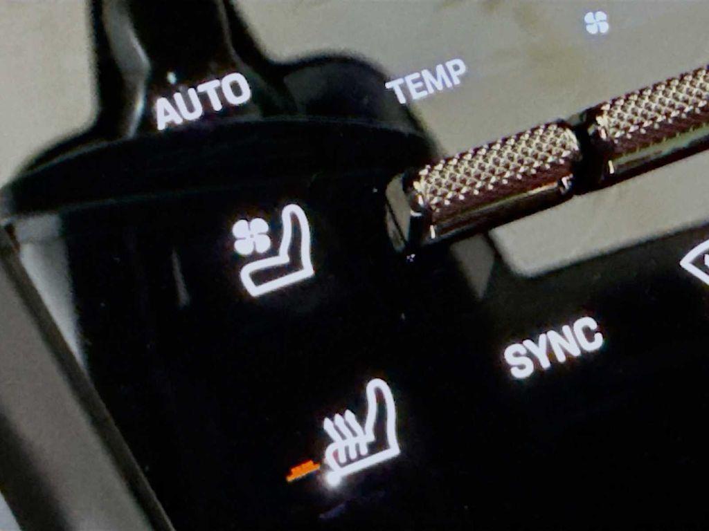 new 2025 Porsche Cayenne car, priced at $180,125