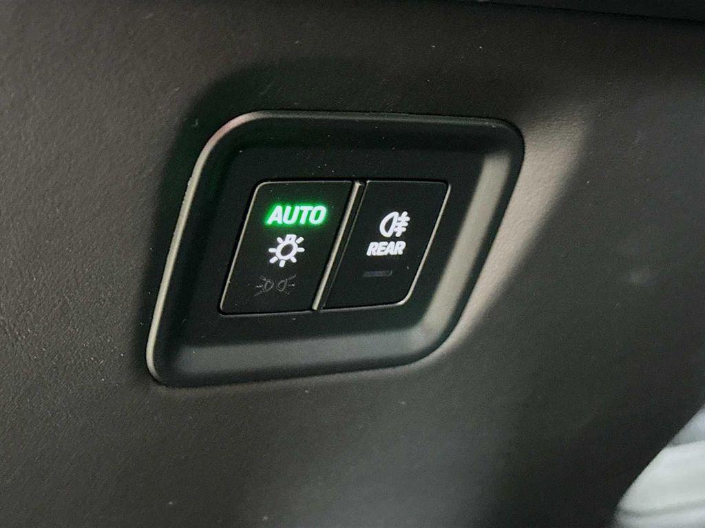 new 2025 Porsche Cayenne car, priced at $181,275