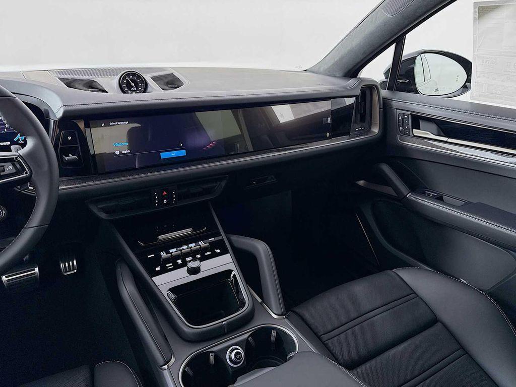 new 2025 Porsche Cayenne car, priced at $181,275
