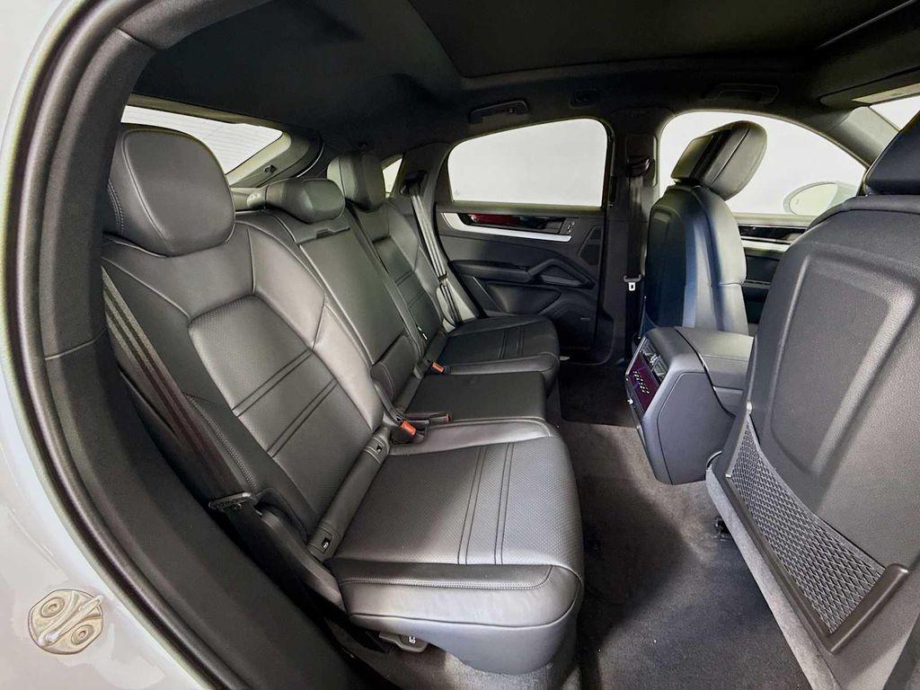 new 2025 Porsche Cayenne car, priced at $112,065