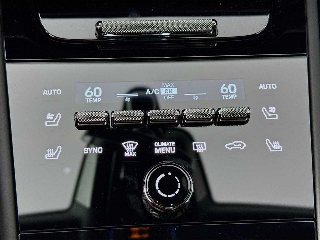 new 2025 Porsche Cayenne car, priced at $112,065