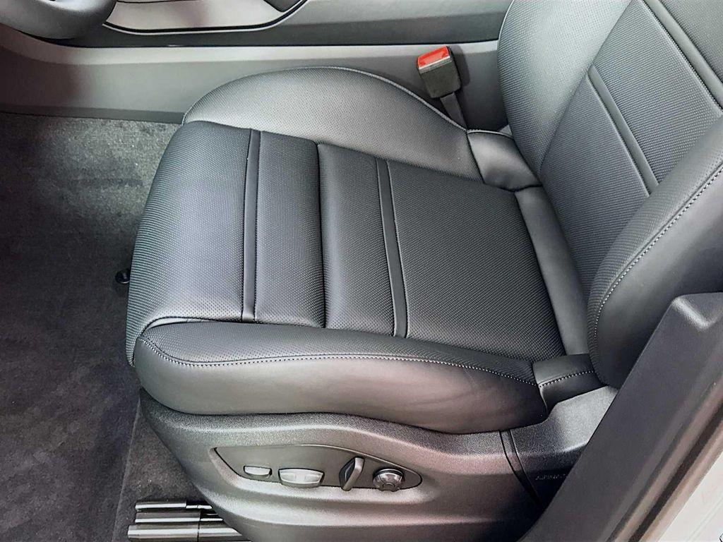 new 2025 Porsche Cayenne car, priced at $112,065