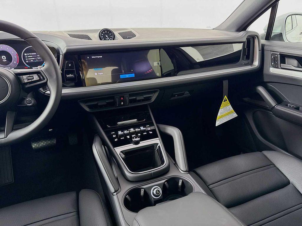 new 2025 Porsche Cayenne car, priced at $112,065