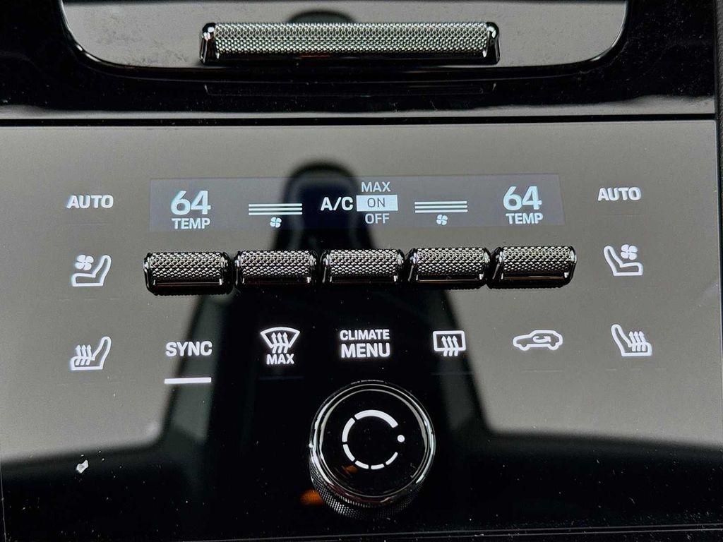 new 2025 Porsche Cayenne car, priced at $136,485