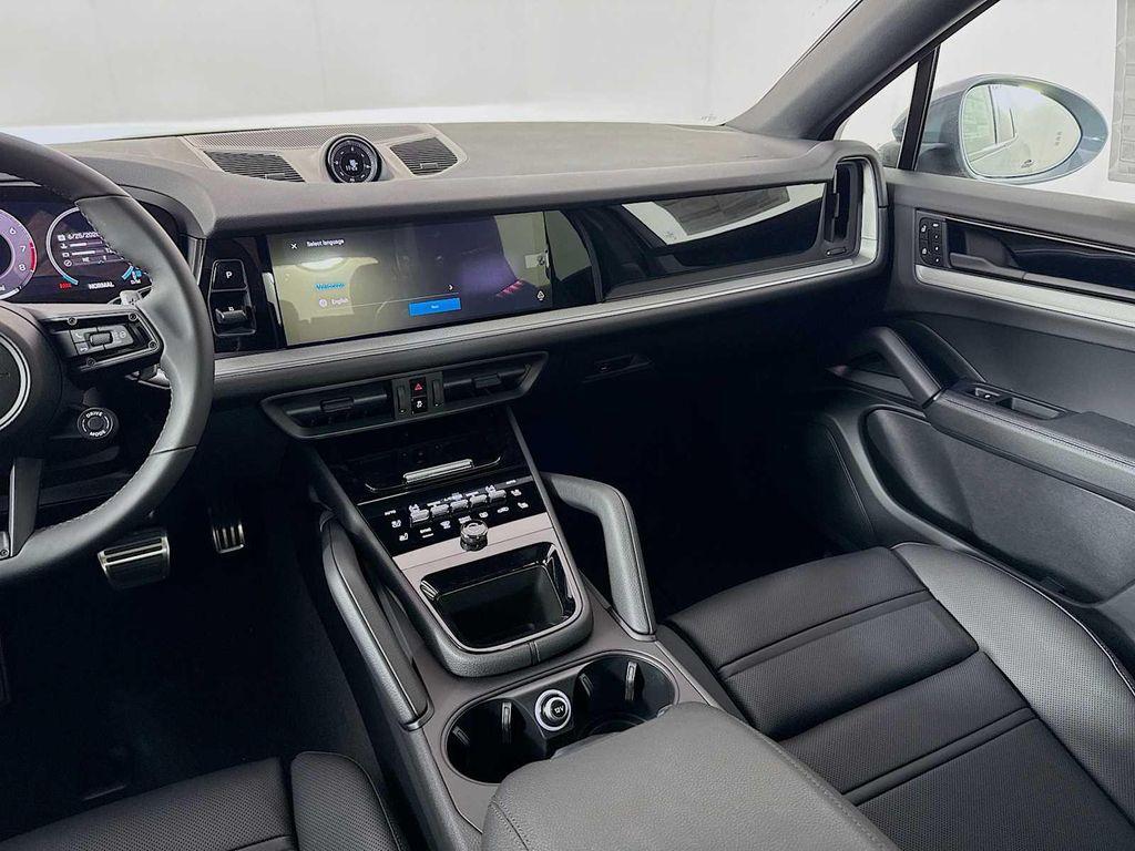new 2025 Porsche Cayenne car, priced at $136,485