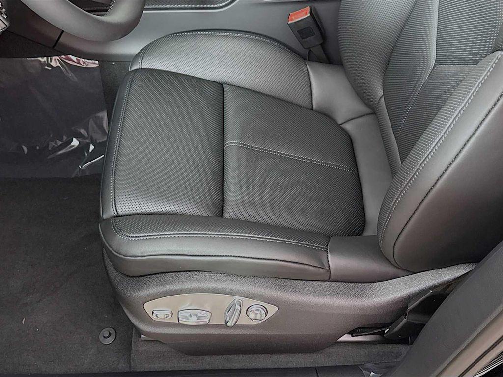 new 2026 Porsche Macan car