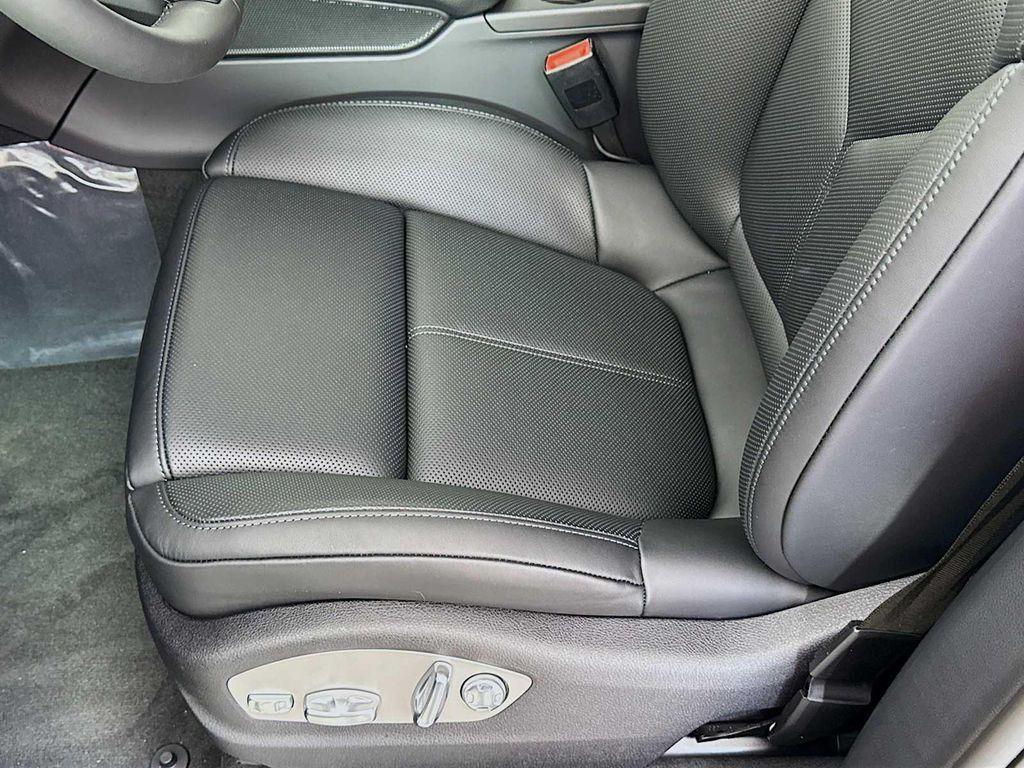 new 2025 Porsche Macan car, priced at $87,125