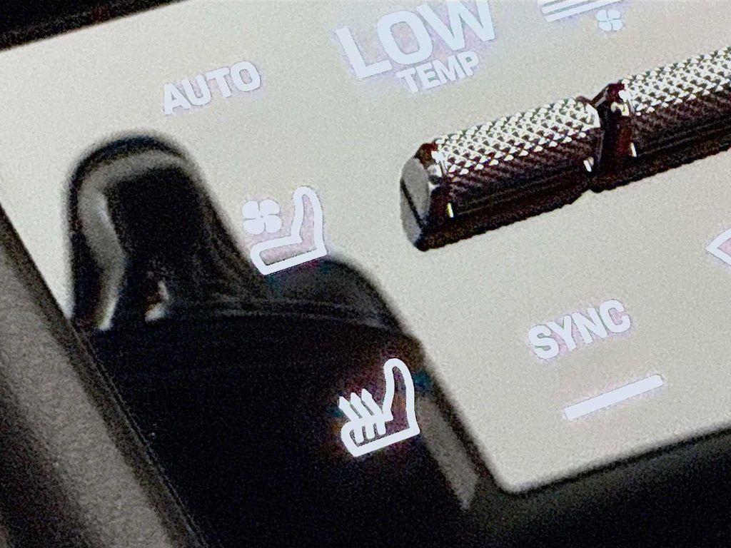 new 2025 Porsche Cayenne car, priced at $103,115