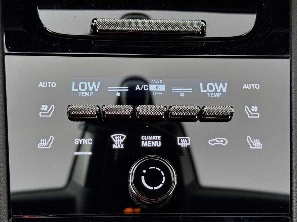 new 2025 Porsche Cayenne car, priced at $103,115