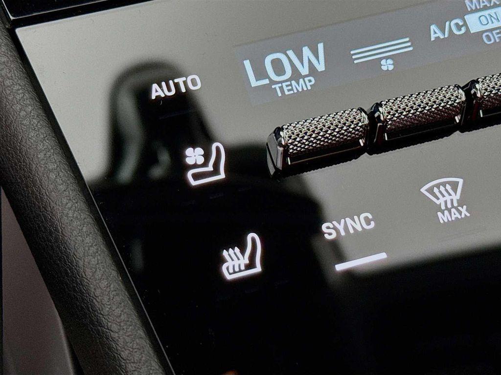 new 2025 Porsche Cayenne car, priced at $98,895