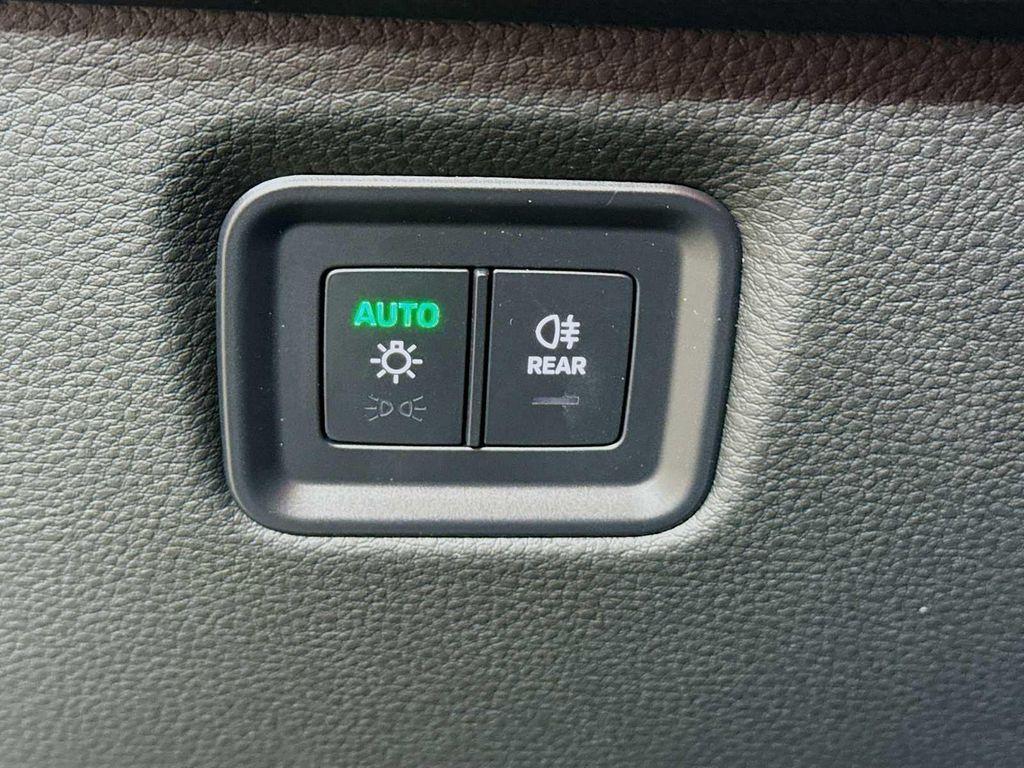 new 2025 Porsche Cayenne car, priced at $100,545