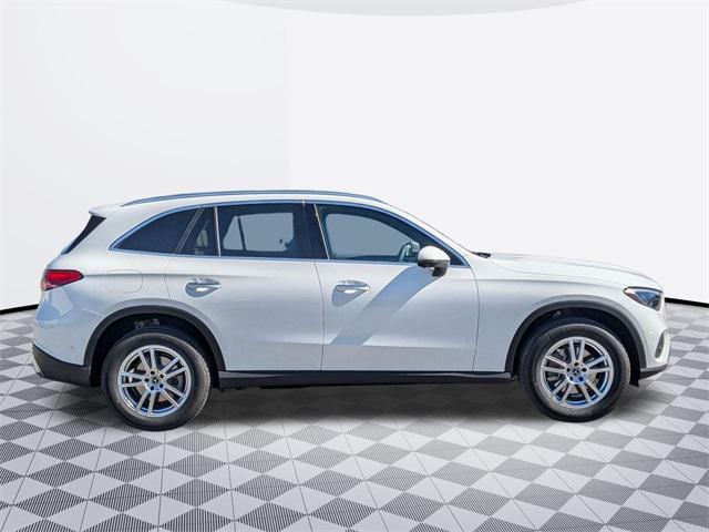 new 2025 Mercedes-Benz GLC 300 car, priced at $56,385