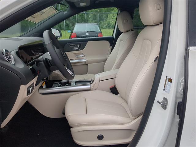 new 2025 Mercedes-Benz GLA 250 car, priced at $47,295