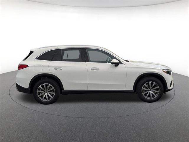 new 2025 Mercedes-Benz GLC 300 car, priced at $56,270