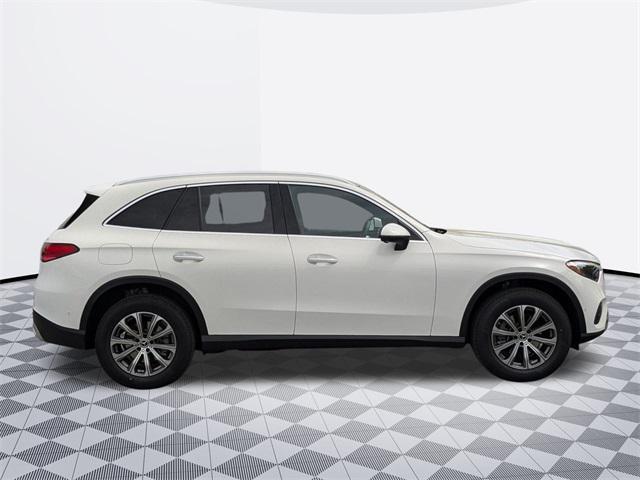 new 2025 Mercedes-Benz GLC 300 car, priced at $56,270