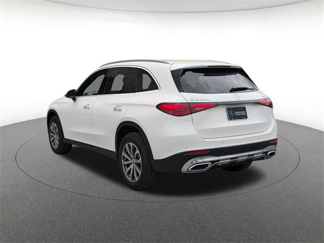 new 2025 Mercedes-Benz GLC 300 car, priced at $56,270